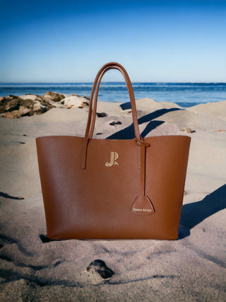 JEMMA’S CHIC-CARRYALL LEATHER TOTE
